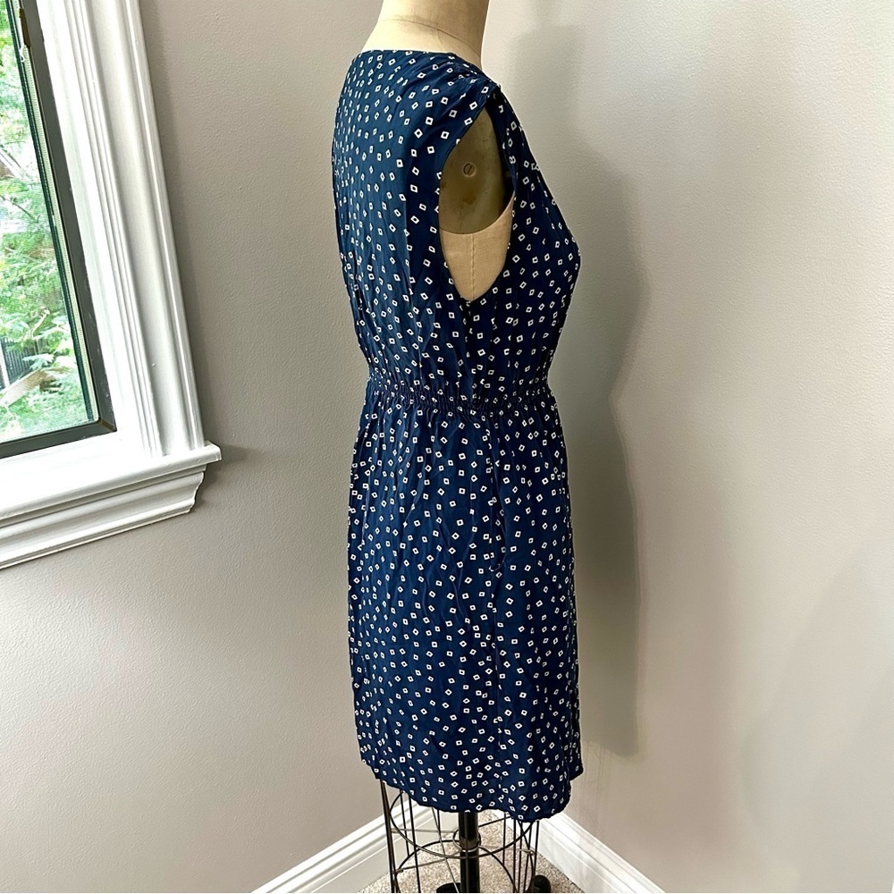 Tommy Hilfiger Women’s Navy Blue & White Geometric Print 100% silk Dress Sz 4 - Picture 7 of 14